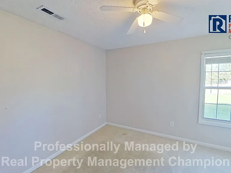 802 Plainfield Ct — Photo 23