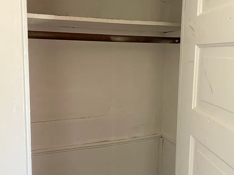 431 E Woodard St #102 — Photo 17