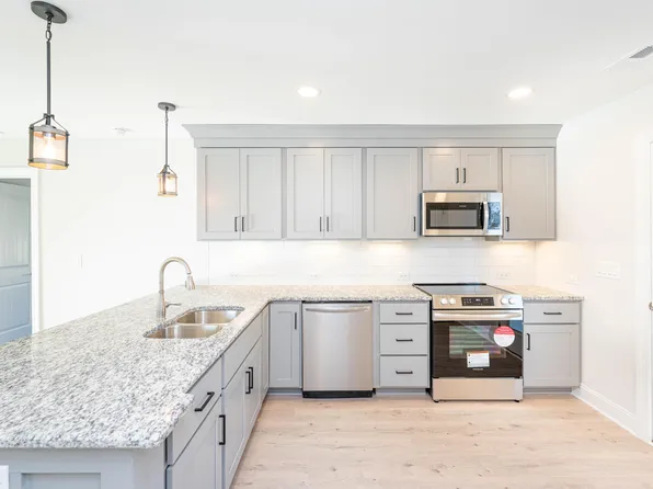 120 Jupiter Dr, Dunn, NC 28334