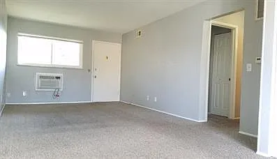 2677 Shoreland Avenue — Photo 2