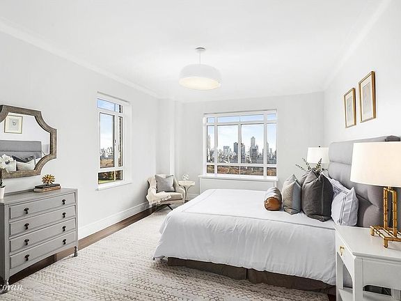 4th image of 25 Central Park W APT 26K