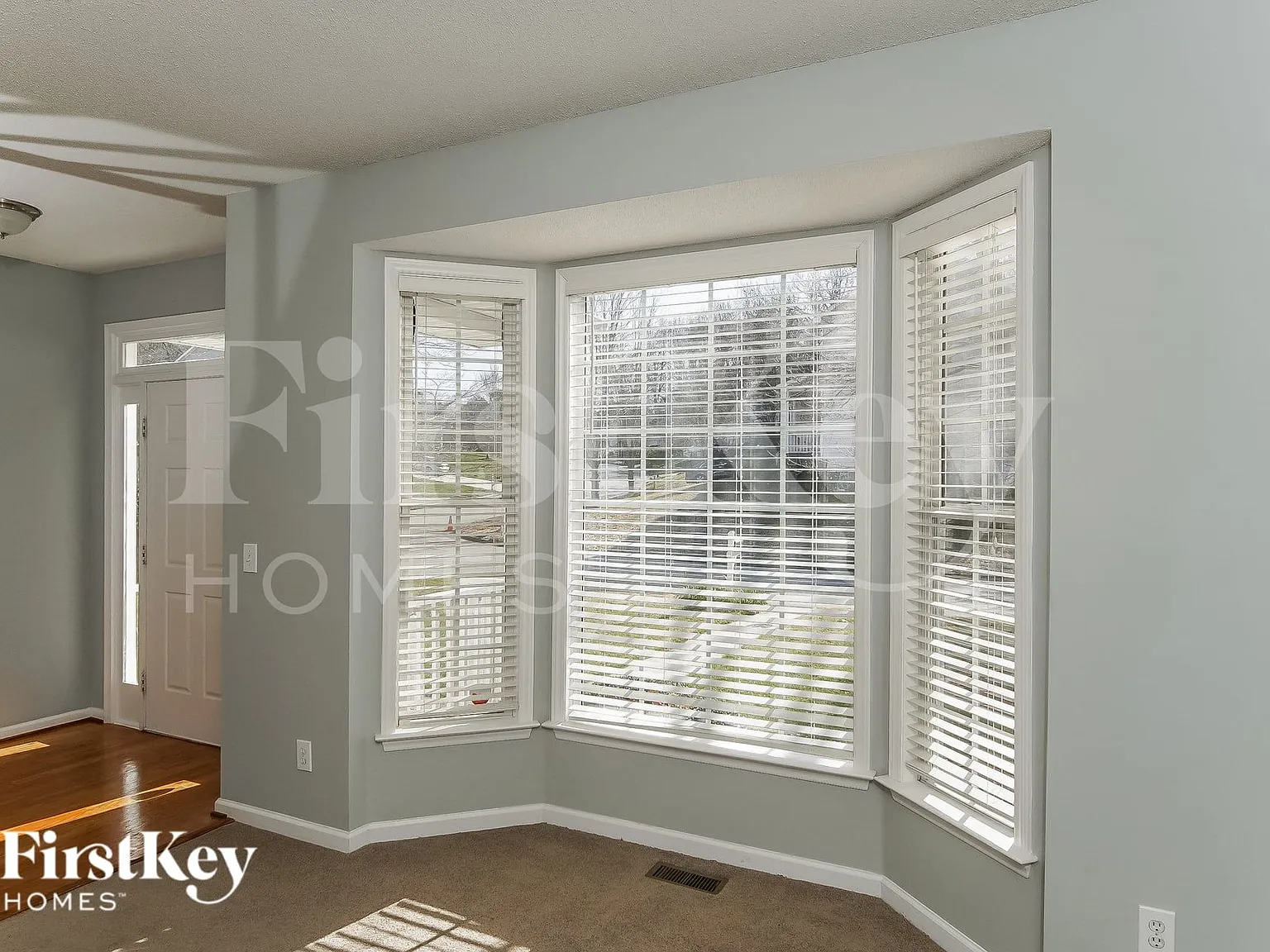 4 bed, 2.5 bath, 2469 sqft, $2,585 — Photo 3