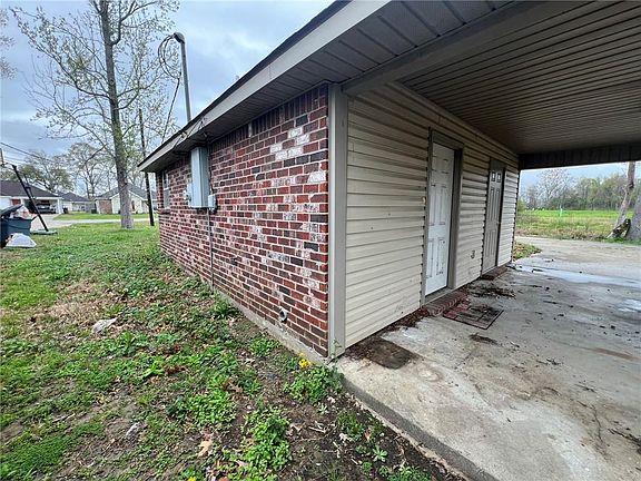 3rd image of 1403 W Amber Ave