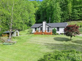 101 Waterwheel Dr, Green Mountain, NC 28740