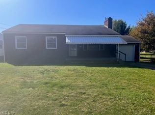 301 Park Dr, Campbell, OH 44405