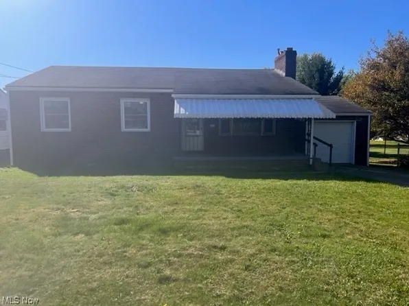 301 Park Dr, Campbell, OH 44405