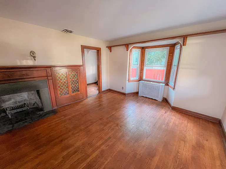 109 L St — Photo 5