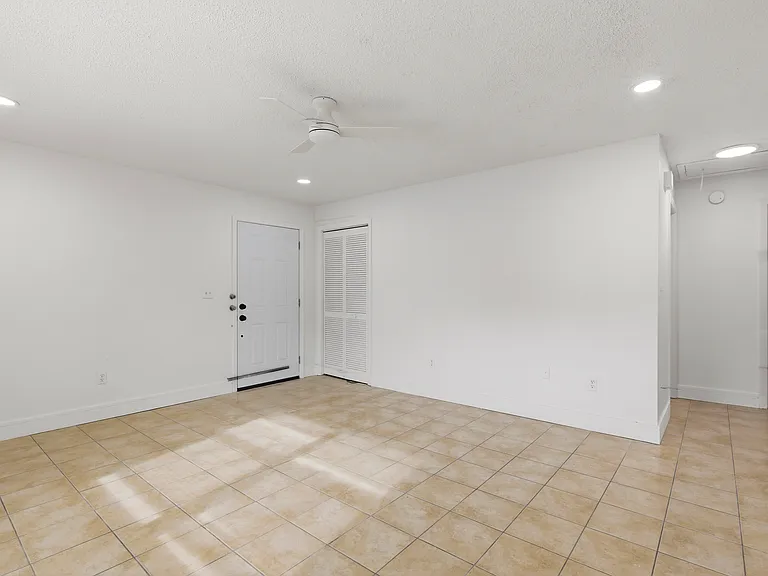 10313 Chalmer St #10315 — Photo 5