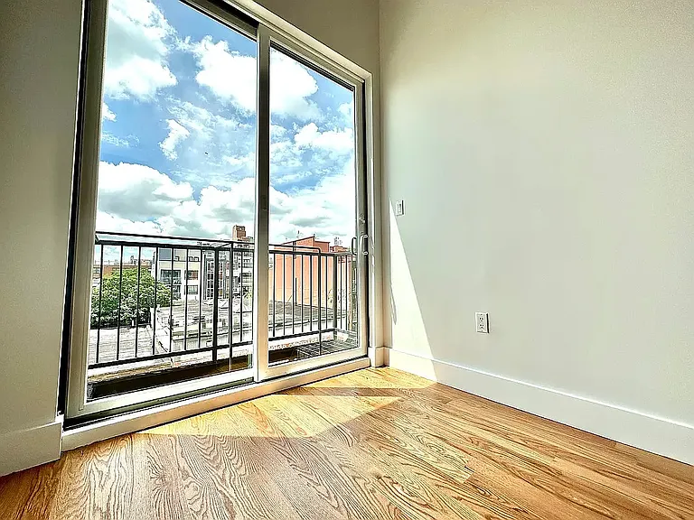 959 Metropolitan Ave #3B — Photo 16