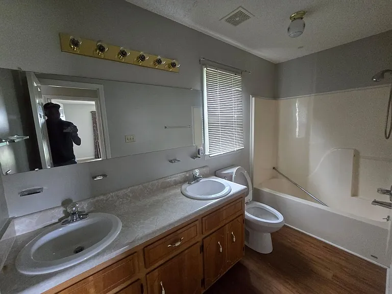 1225 Cobblestone Ln — Photo 9
