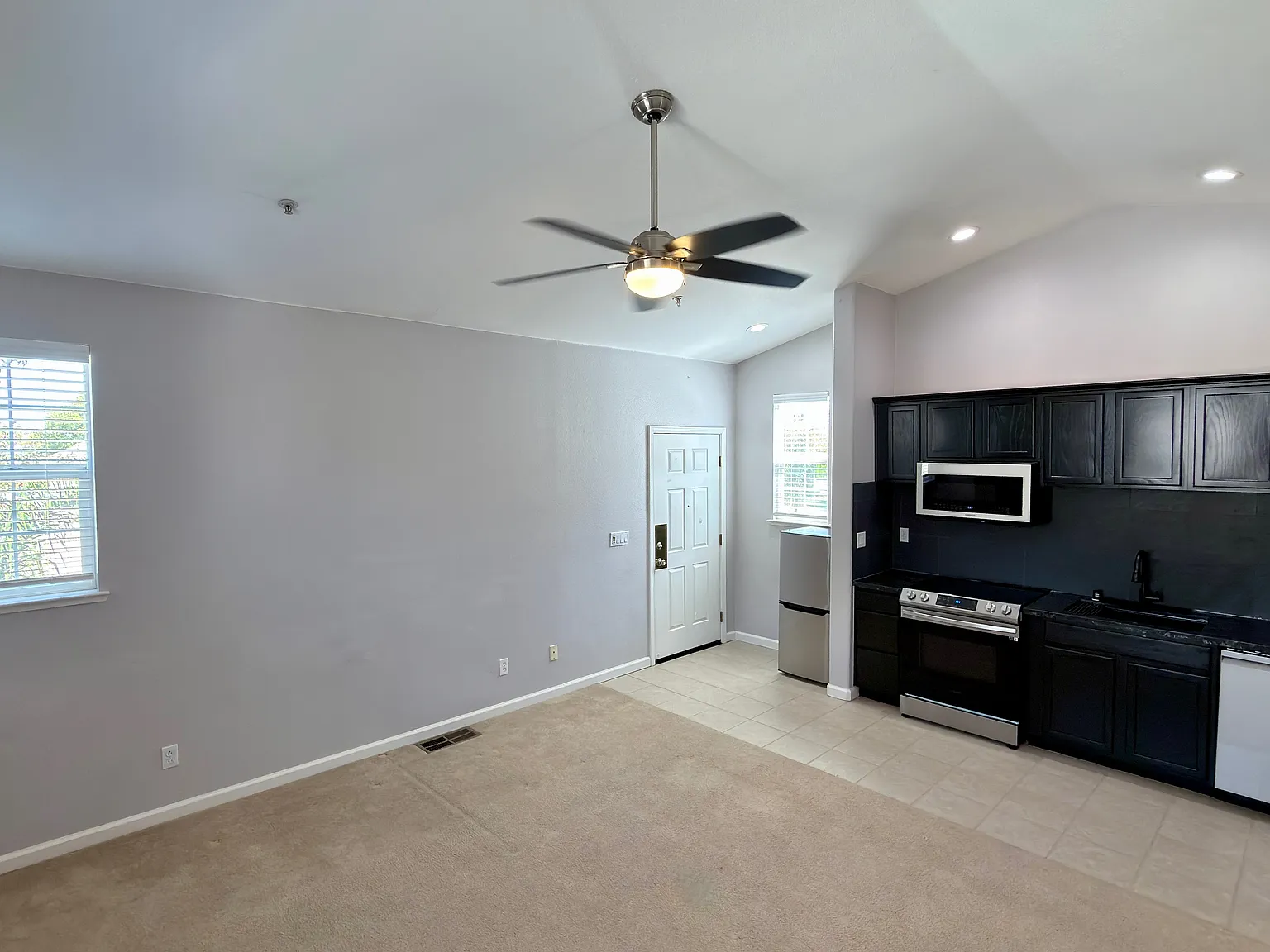 Studio, 465 sqft, $1,995 — Photo 1