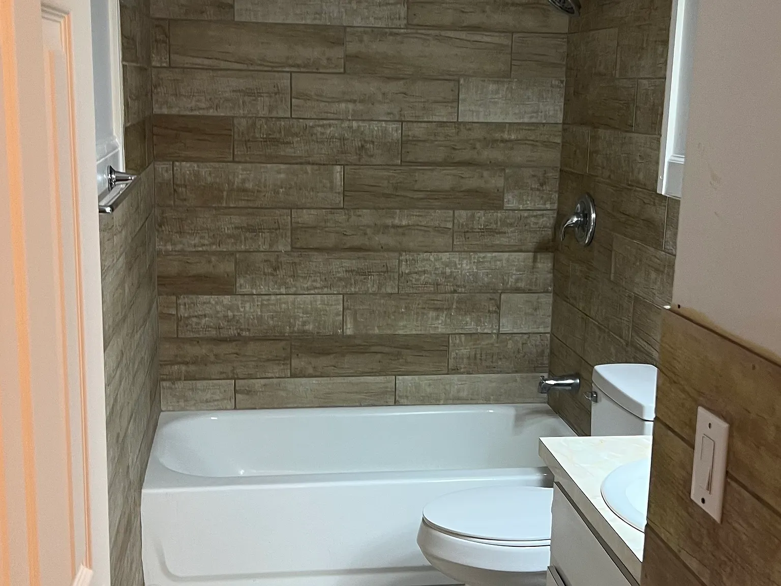3 bed, 1140 sqft, $1,575 — Photo 4