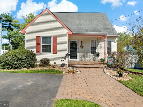 76 Holly Ave, Penndel, PA 19047