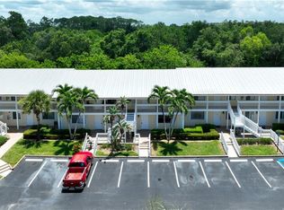 4621 Bayshore Dr APT Q4, Naples, FL 34112
