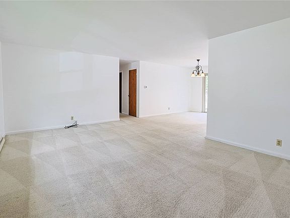 4th image of 452 Cookston Ave