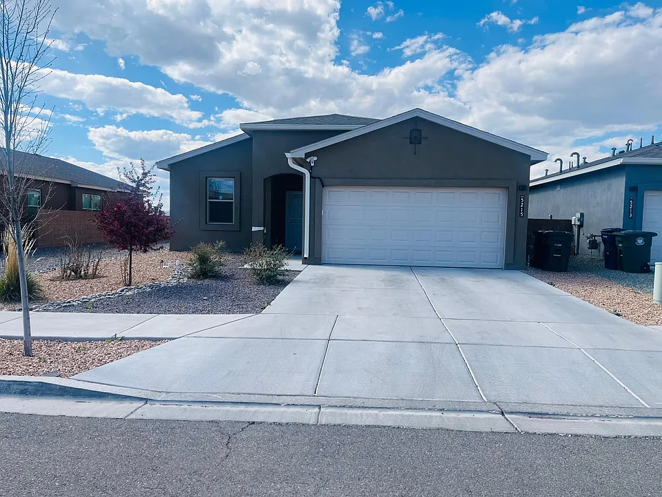 5215 Paseo Del Rio