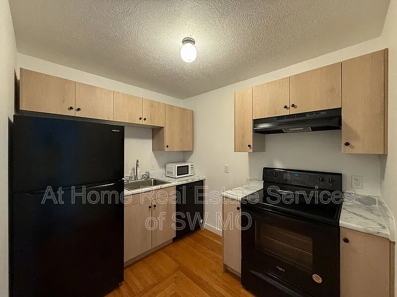 3342 E Linwood St #6