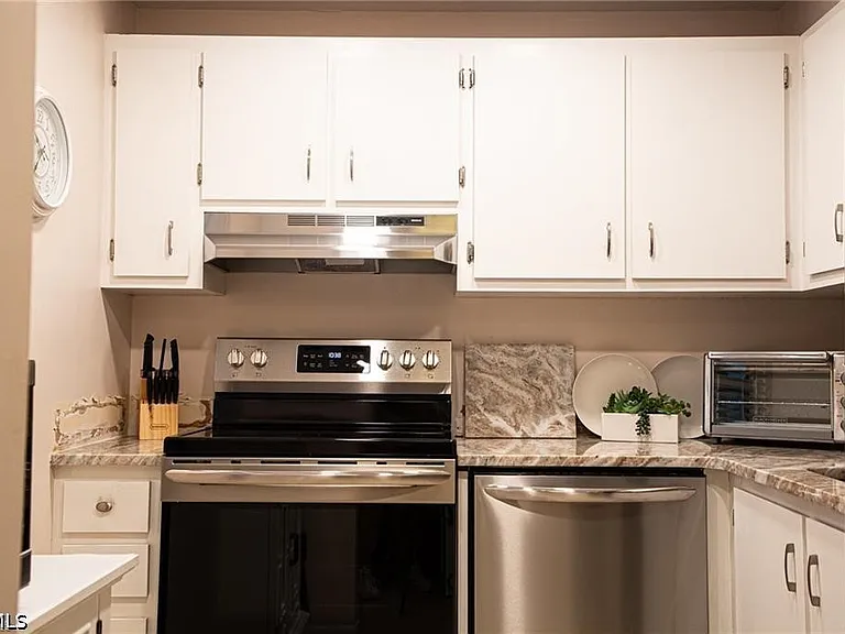 1724 Pine Valley Dr #204 — Photo 18