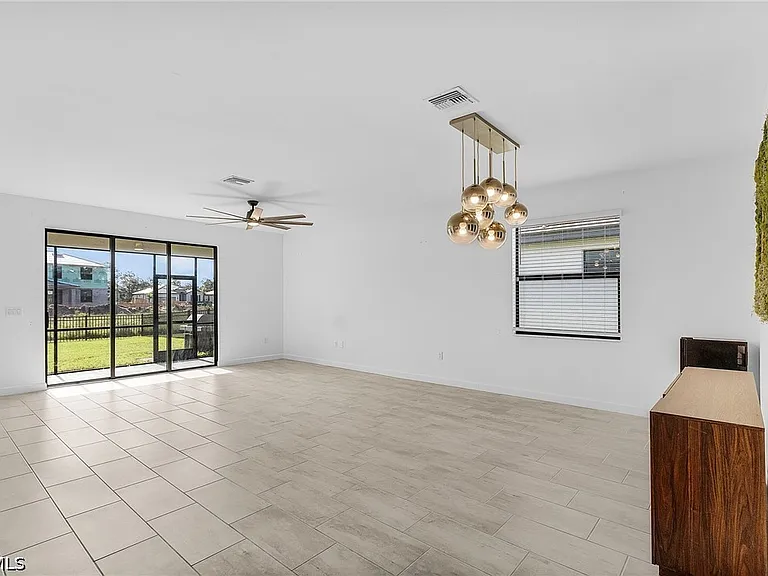 11151 Timber Creek Dr E — Photo 9