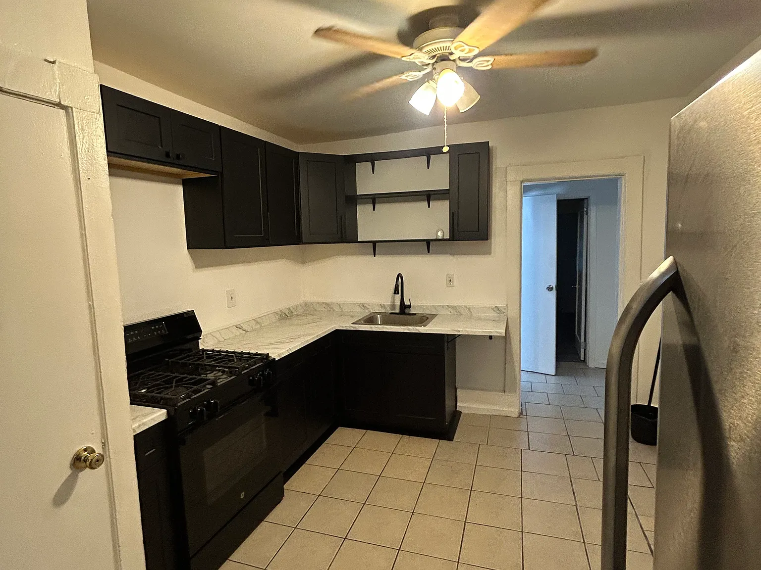 4 bed, 1158 sqft, $2,075 — Photo 2