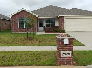 2925 Thompson Farm Ln, Yukon, OK 73099