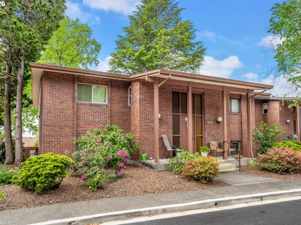 11490 SW Crown Dr Unit 2, King City, OR 97224