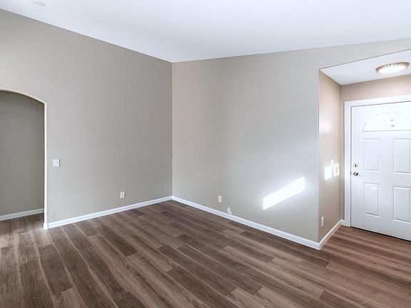 5th image of 12405 W Dreyfus Dr