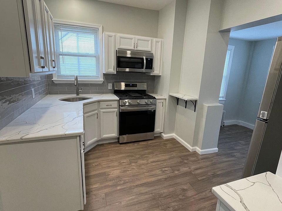 1st image of 148 McClean Ave #2