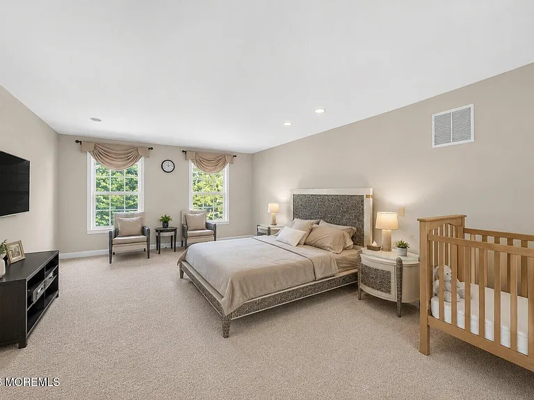 14 Heathrow Ct — Photo 24