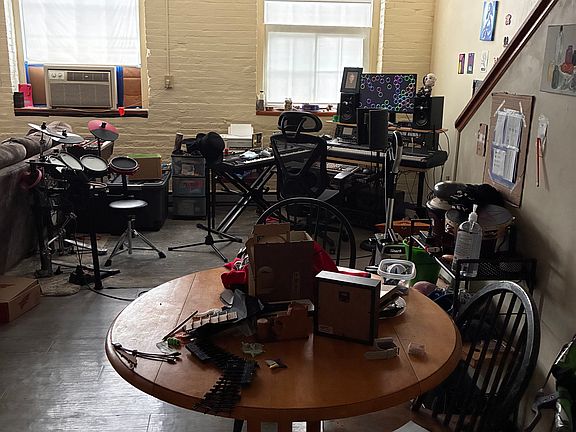 4th image of 31 Willow St #203