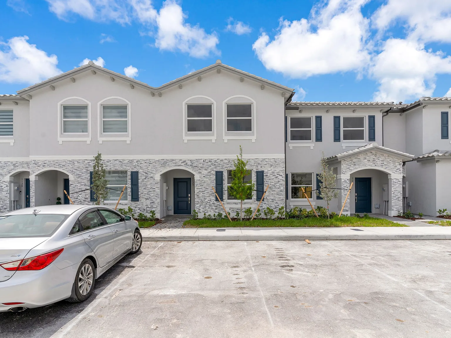 4 bed, 1633 sqft, $2,899 — Photo 1