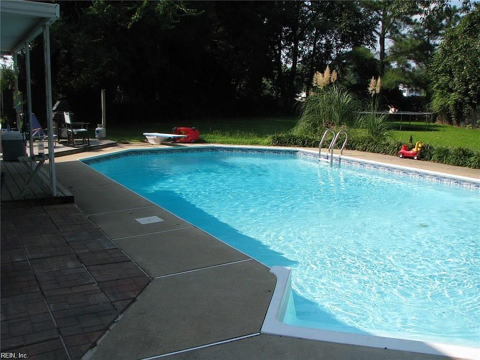1st image of 290 Hatteras Ct