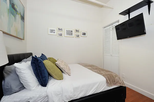 Rented by Corcoran | media 63