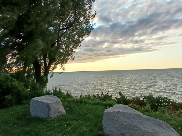 62 Christie St #1, Saint Catharines, ON L2N 5H6