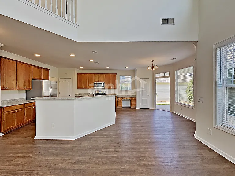 208 Harmony Lake Dr — Photo 5