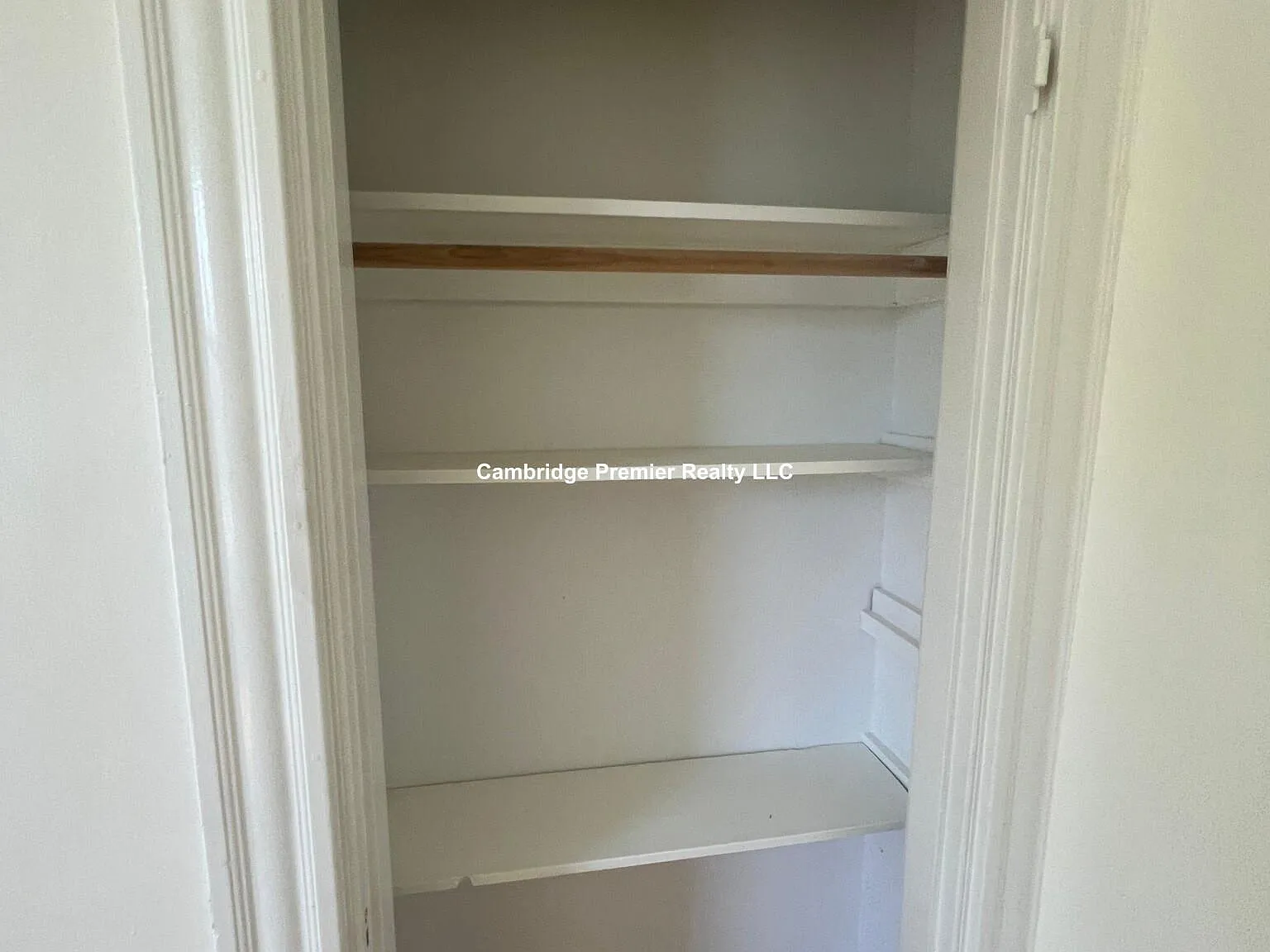 3 bed, 1200 sqft, $4,000 — Photo 2