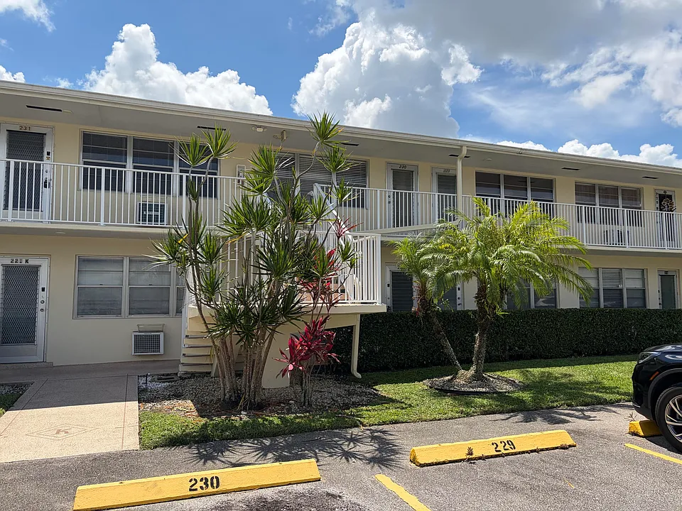 220 Berkshire E #220-K