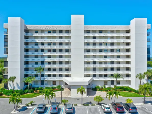 5059 N Highway A1a APT 203, Hutchinson Island, FL 34949