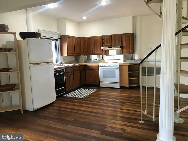 8376 Meadows Rd #COTTAGE — Photo 8