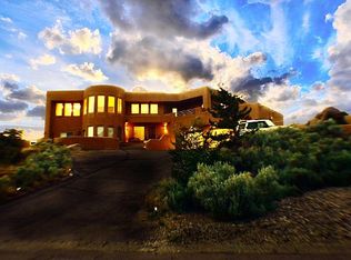 13 Sandia Heights Dr NE, Albuquerque, NM 87122