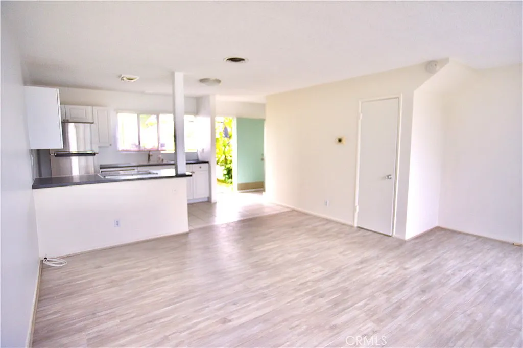 2 bed, 900 sqft, $4,150 — Photo 4