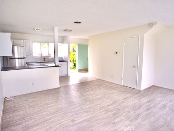 4th image of 462 Seaward Rd