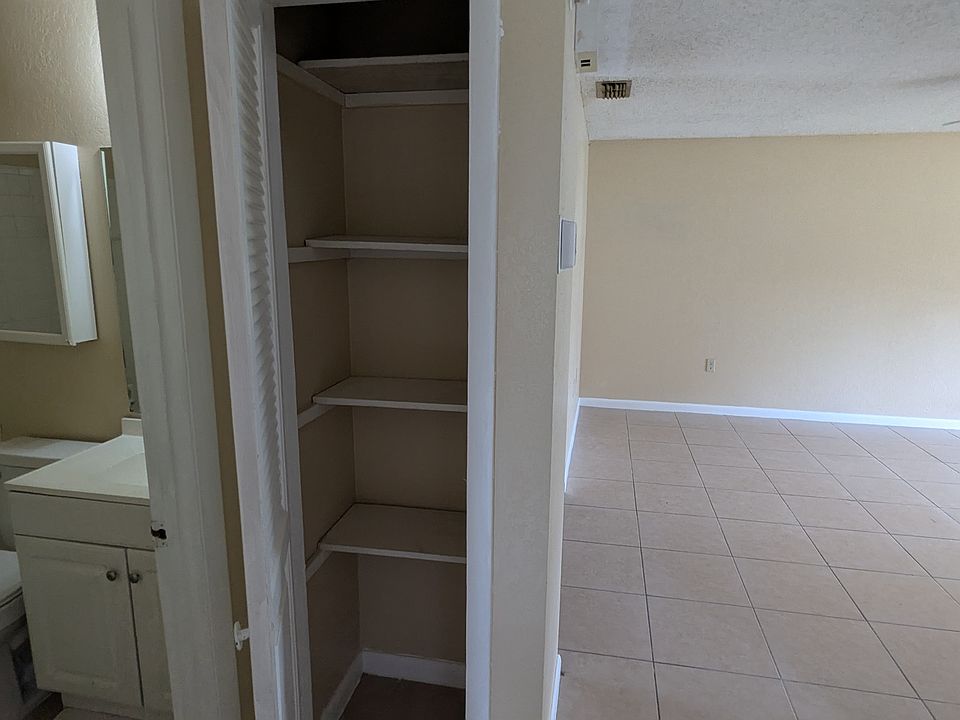 Hallway (Bath 1, Closet, Living room)