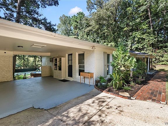 2nd image of 4613 Stonehill Ln