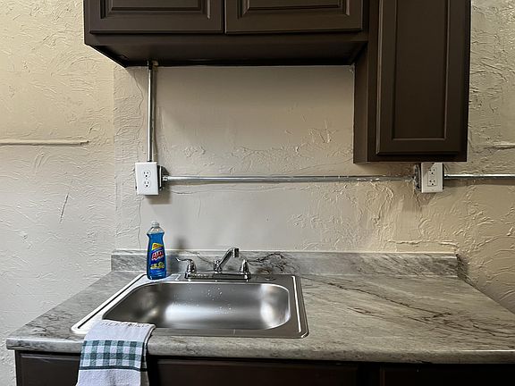 4th image of 15000 Euclid Ave #28-T