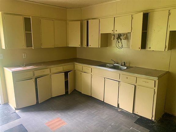 3rd image of 5330 Prentiss Ave