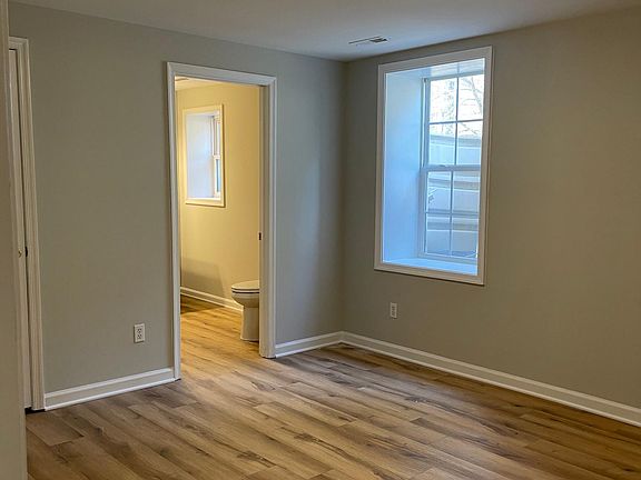 3rd image of 45550 Lakeside Ln
