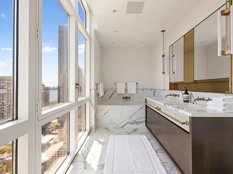305 E 51st St #30C — Photo 9