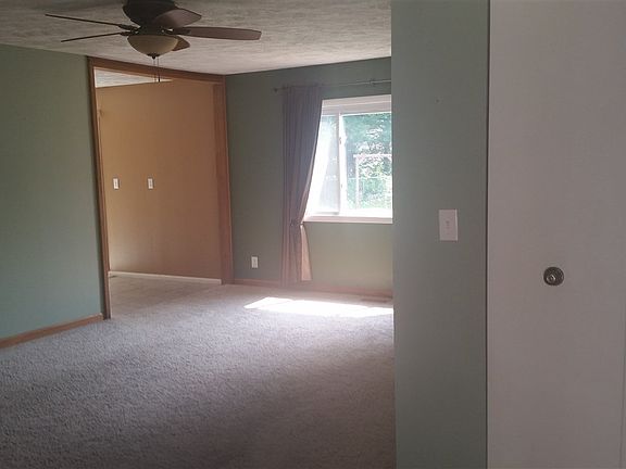 3rd image of 2545 Cayuga Trl