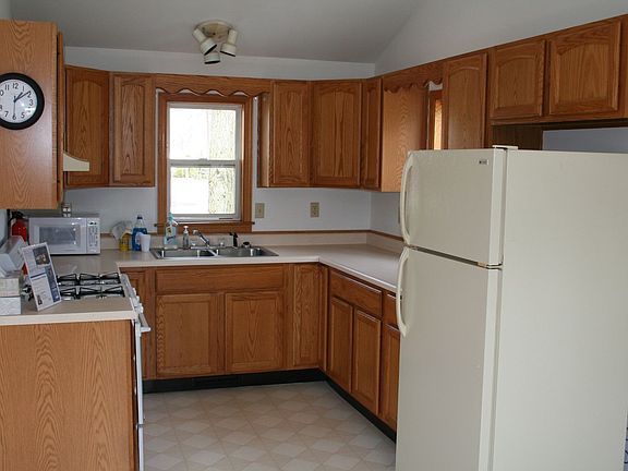 lots of cabinet space